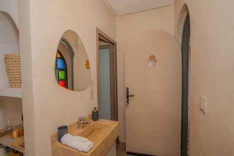 Twin or double room – private bathroom